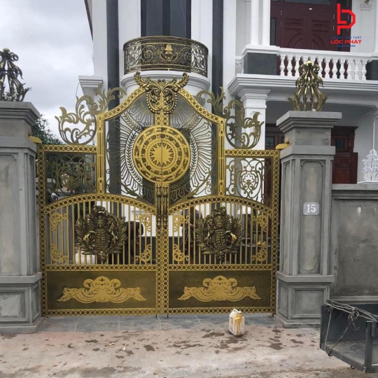Làm cửa cổng sắt CNC đẹp tại Phường Bình Dương