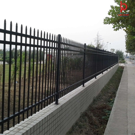 Làm hàng rào sắt giá rẻ tại Phường Long Trường