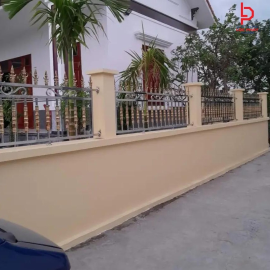 Làm hàng rào sắt tại Phú Chánh
