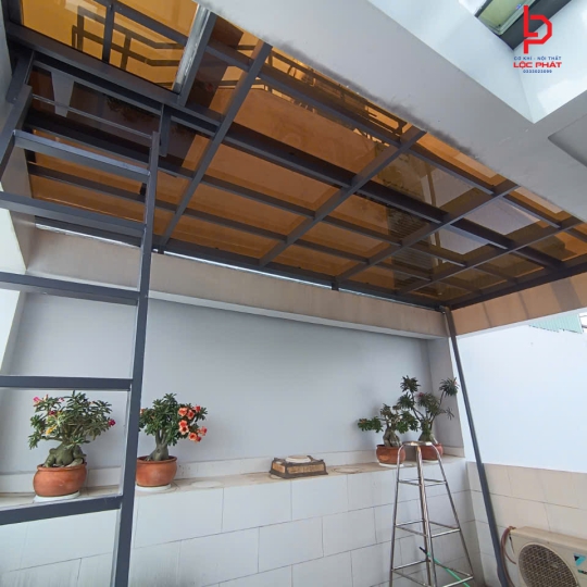 Làm mái che poly lấy sáng tại Phường Tân Uyên TP HCM