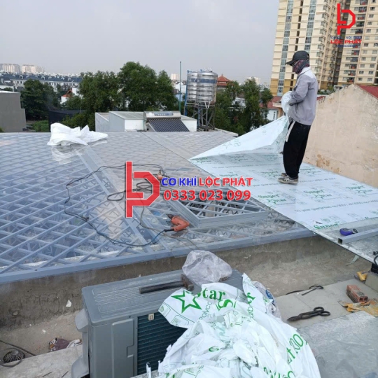 Làm mái poly tại Long Khánh