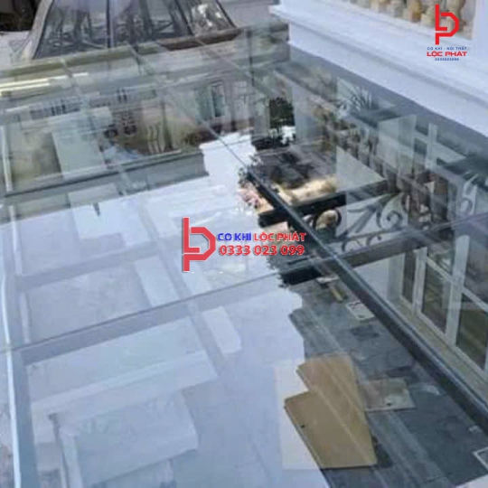 Làm mái poly tại Nhà bè
