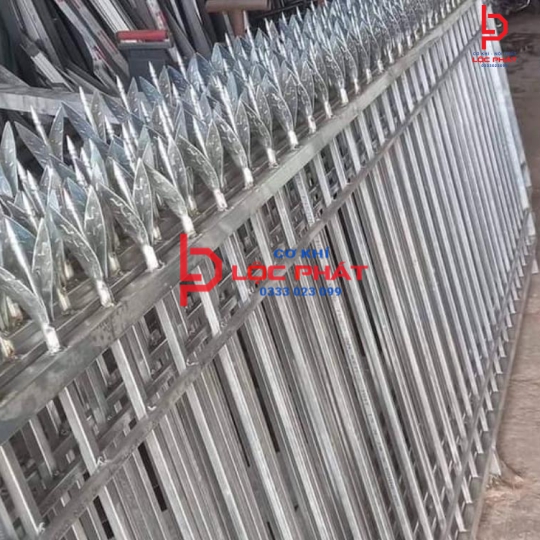Đơn vị chuyên làm hàng rào chông sắt tại Long An