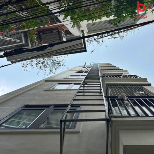 Đơn vị thi công cầu thang thoát hiểm tại Thành Phố Mới
