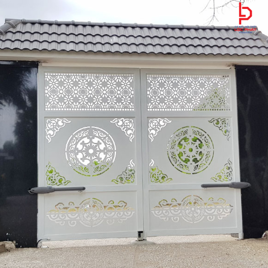 Đơn vị thi công cửa cổng sắt CNC tại Phú Tân