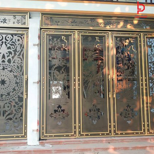 Đơn vị thi công cửa cổng sắt CNC tại Phú Tân