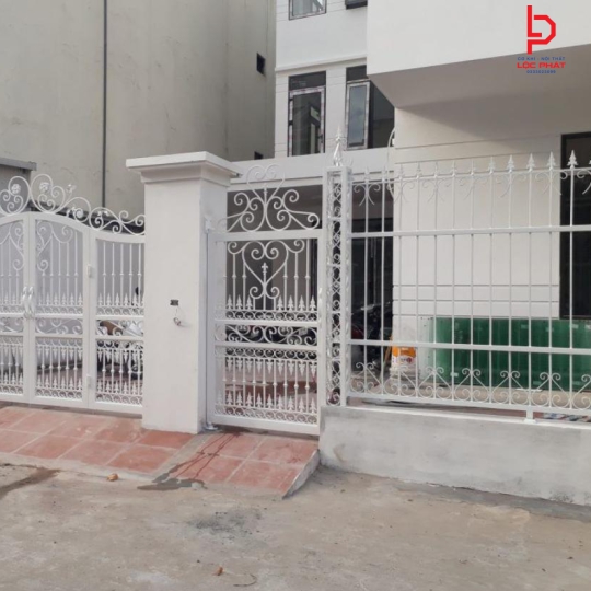 Đơn vị thi công hàng rào sắt giá rẻ tại Phường Phú An