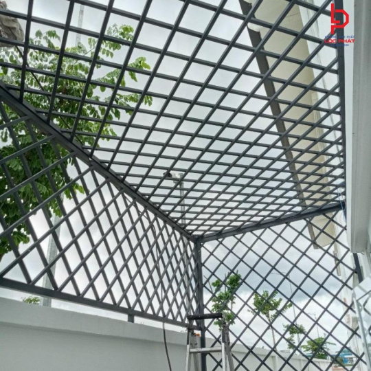 Đơn vị thi công khung sắt bảo vệ đẹp tại Phường Chánh Hiệp