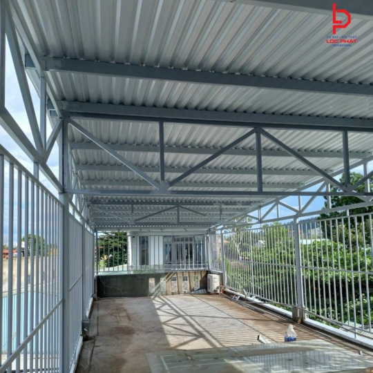Đơn vị thi công mái tôn chống dột tại Bình Chánh