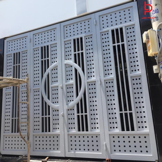 Thi công cửa cổng sắt CNC tại Phường Phú Lợi
