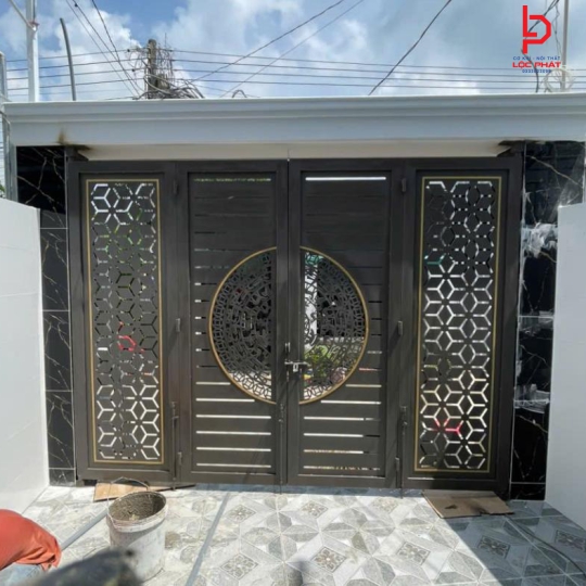 Thi công cửa cổng sắt CNC tại Phường Xuân Lập