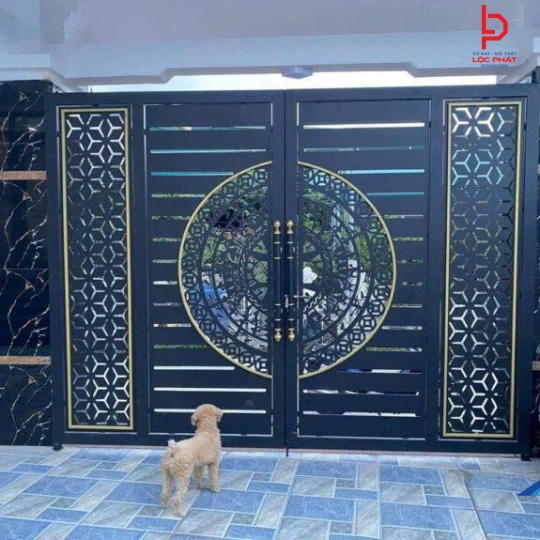 Thi công cửa cổng sắt CNC tại Phường Xuân Lập