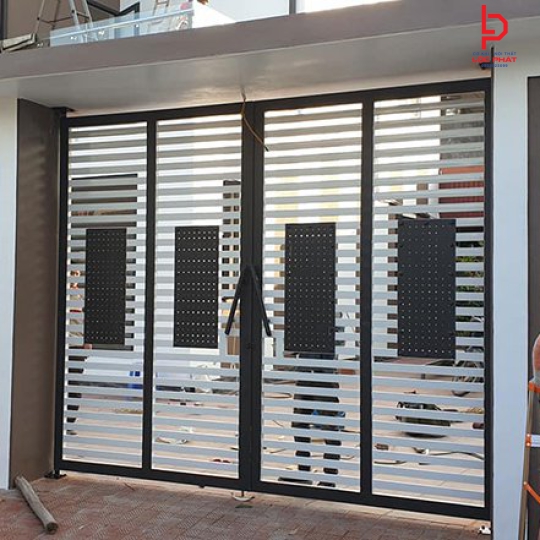 Thi công cửa cổng sắt tại Phường Long Bình