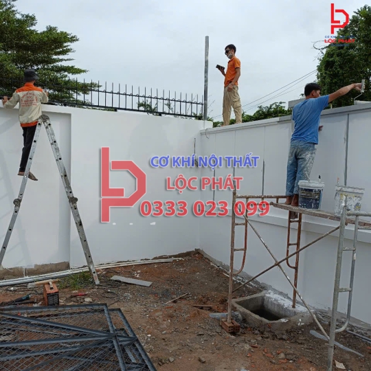 Thi công hàng rào chông sắt tại Bến Cát - Bình Dương