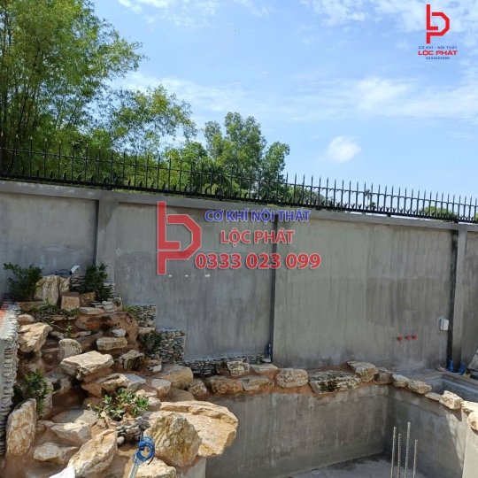 Thi công hàng rào chông sắt tại Dầu Tiếng - Bình Dương