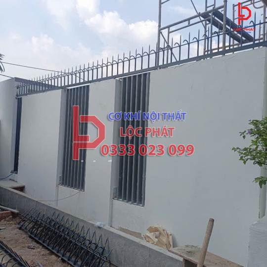 Thi công hàng rào chông sắt tại Dĩ An - Bình Dương