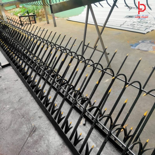 Thi công hàng rào chông sắt tại Phường Bình Lộc