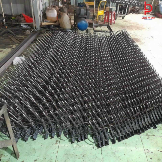 Thi công hàng rào chông sắt tại Phường Bình Lộc