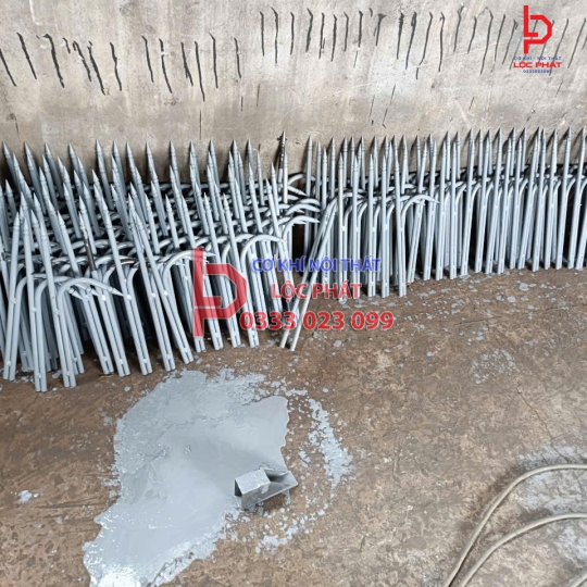 Thi công hàng rào chông sắt tại Thủ Dầu Một - Bình Dương
