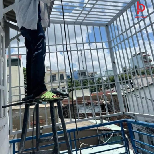 Thi công khung bảo vệ sân thượng tại Phường Phú Lợi TP HCM