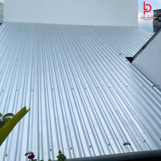 Thi công mái tôn giá rẻ tại Phường Tân Uyên