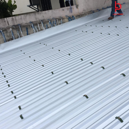 Thi công mái tôn trọn gói tại Bắc Tân Uyên