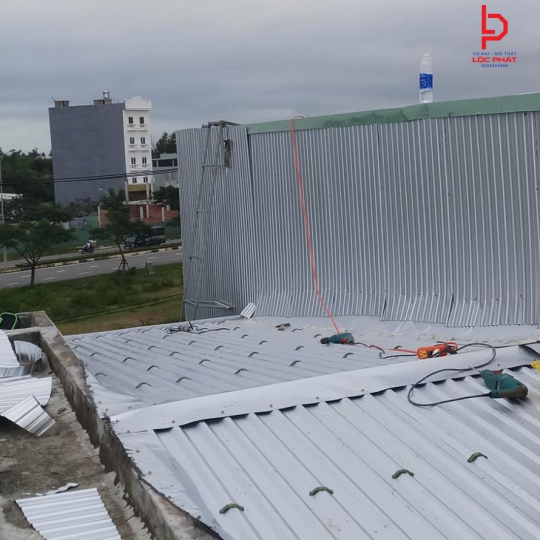 Thi công mái tôn trọn gói tại Phú Giáo