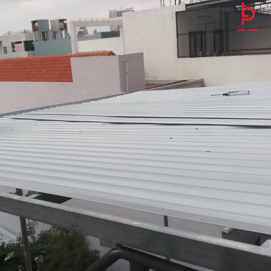 Thi công mái tôn trọn gói tại Trảng Bom