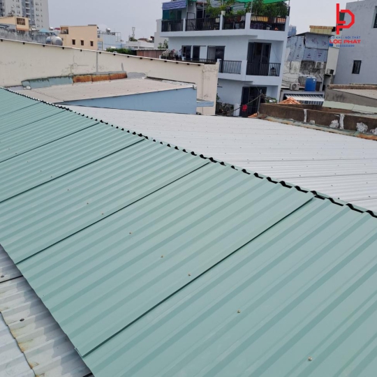 Thi công mái tôn trọn gói tại Vĩnh Cửu