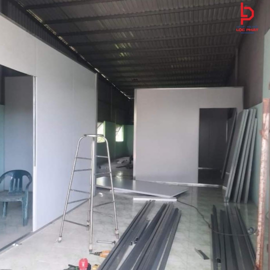 Thi công vách panel giá rẻ tại Quận 12