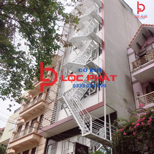 Thợ làm cầu thang thoát hiểm tại Thủ Đức 