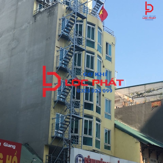 Thợ làm cầu thang thoát hiểm tại Thủ Đức 