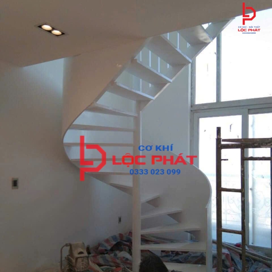 Thợ làm cầu thang xoắn ốc tại Gò Vấp