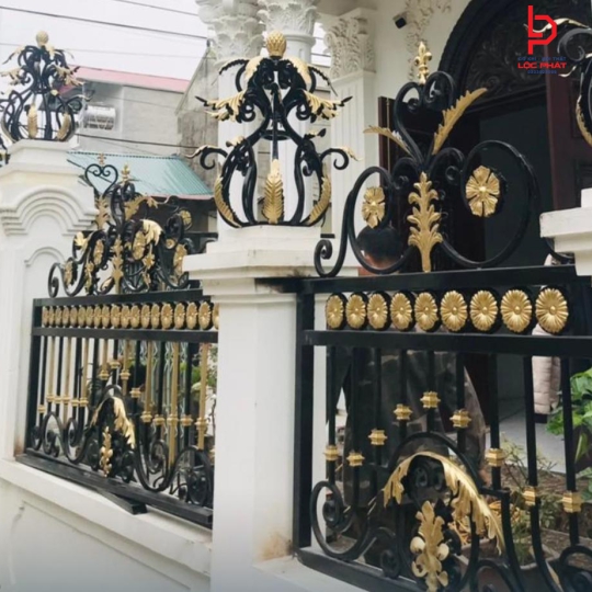 Thợ làm hàng rào sắt tại Củ Chi