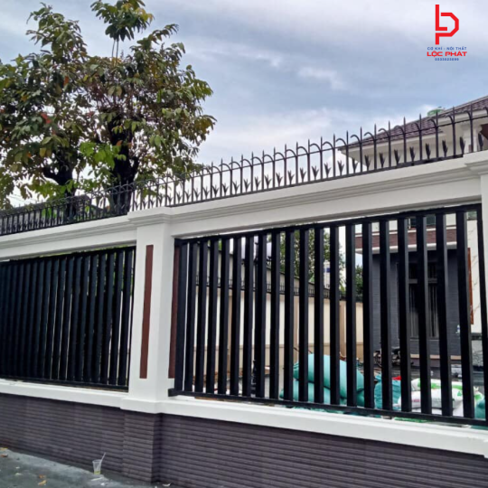 Thợ làm hàng rào sắt tại Thủ Đức