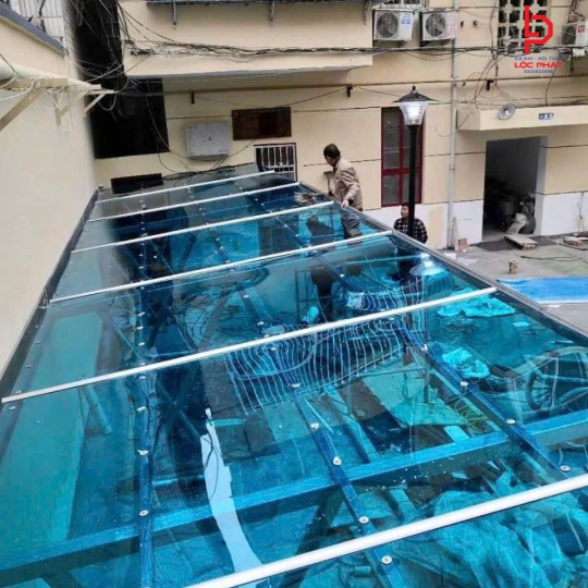 Thợ làm mái che poly tại Quận Bình Tân