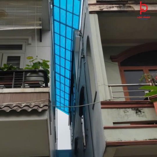 Thợ làm mái che poly tại Quận 2
