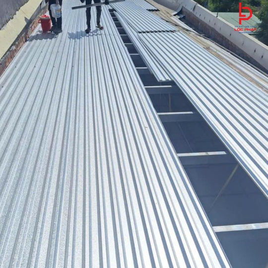 Thợ làm mái tôn giá rẻ tại Phường Vĩnh Tân