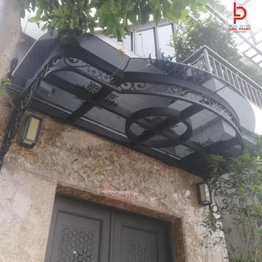 Thợ thi công mái che poly đẹp tại Phường An Phú Đông