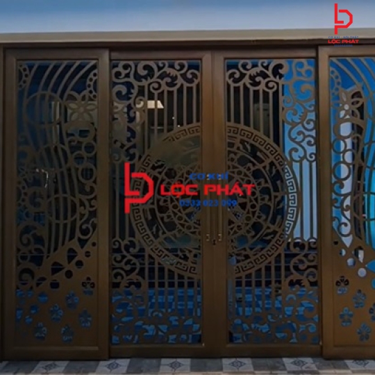 Xưởng chuyên làm cửa sắt trượt quay tại Thuận An