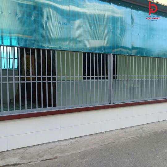 Làm khung sắt bảo vệ tại Long Khánh