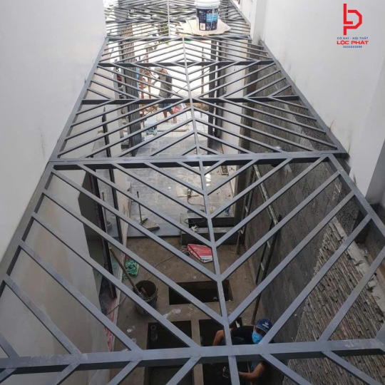Làm khung sắt bảo vệ tại Bàu Bàng