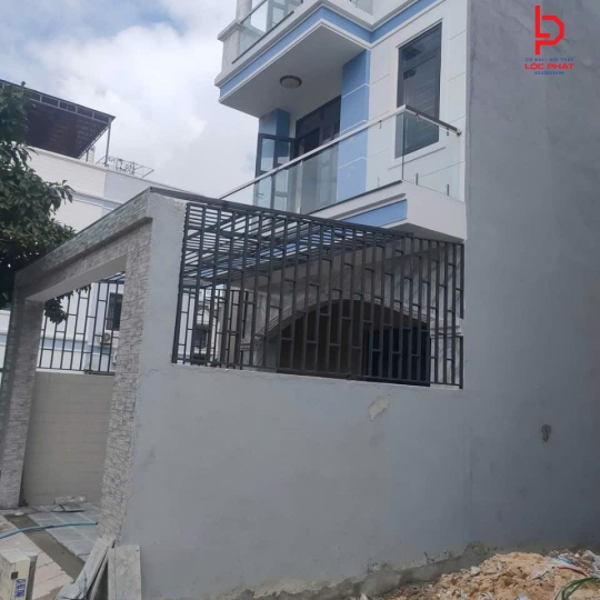 Làm khung sắt bảo vệ tại Dĩ An