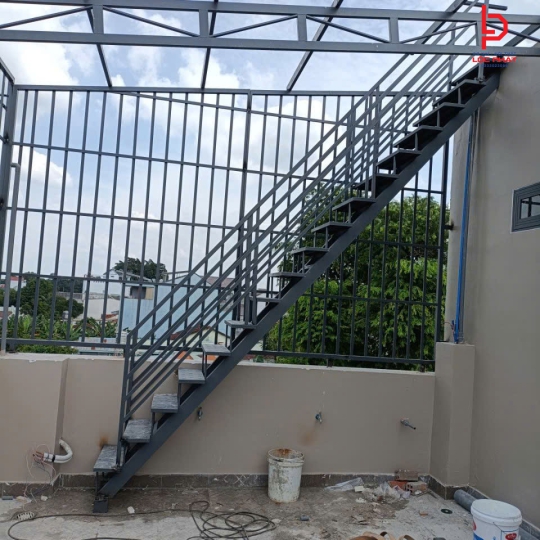 Làm khung sắt bảo vệ tại Quận Bình Thạnh
