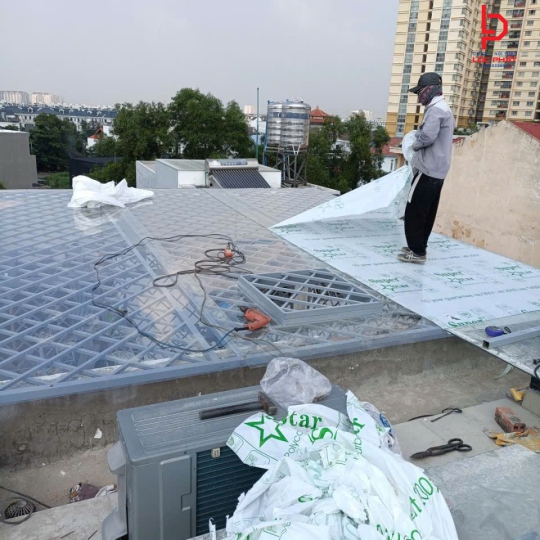 Thợ làm mái che poly tại Quận 12
