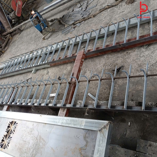 Thi công hàng rào chông sắt tại Củ Chi - TP HCM